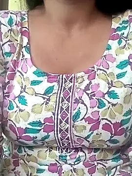 Snapshot of your_favourite_bhabhi chatting on November 1, 3:46 am your favourite bhabhi online show from November 1, 3:46 am