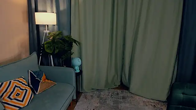 LaritaYoseph online show from October 30, 4:15 pm