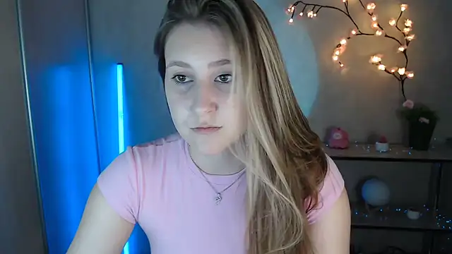 Snapshot of Milka_kamila chatting on June 25, 12:32 pm Milka kamila online show from June 25, 12:32 pm