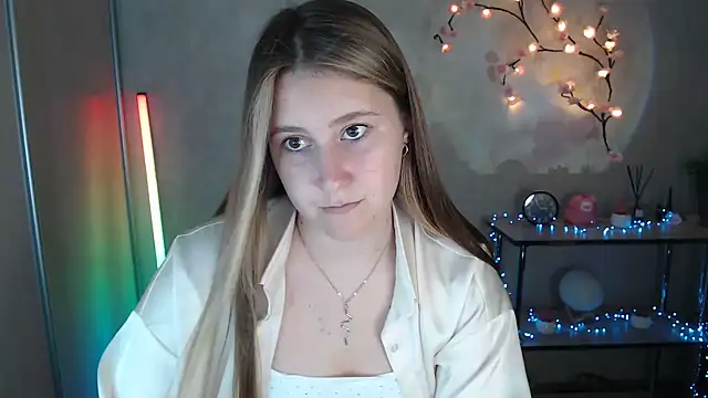 Snapshot of Milka_kamila chatting on July 15, 12:12 pm Milka kamila online show from July 15, 12:12 pm