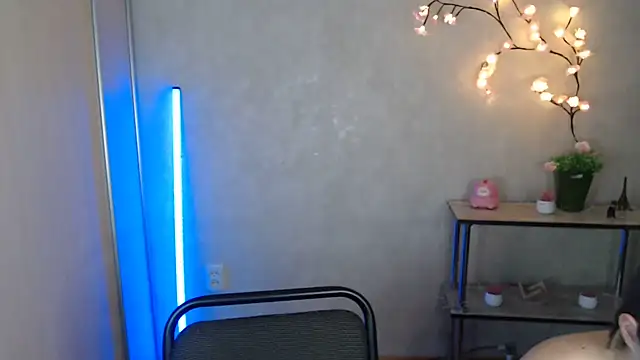 Snapshot of Milka_kamila chatting on July 5, 12:01 pm Milka kamila online show from July 5, 12:01 pm
