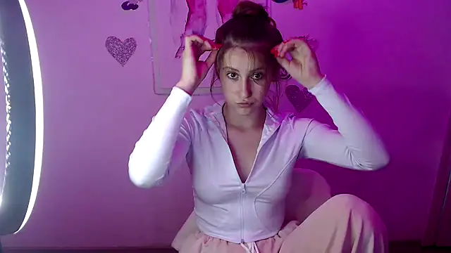 Snapshot of Milka_kamila chatting on September 17, 12:40 pm Milka kamila online show from September 17, 12:40 pm