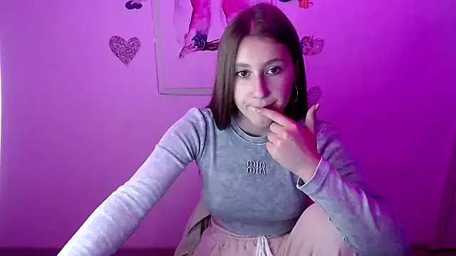 Snapshot of Milka_kamila chatting on September 28, 12:12 pm Milka kamila online show from September 28, 12:12 pm
