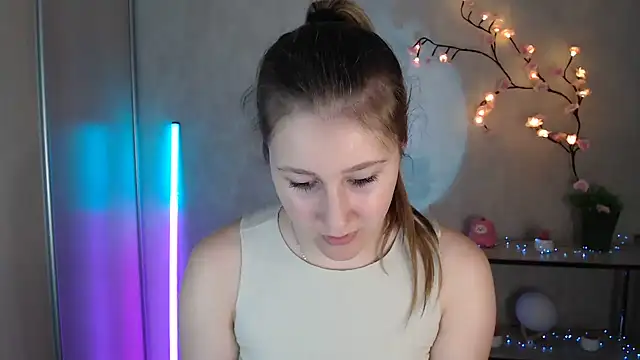 Snapshot of Milka_kamila chatting on June 18, 12:10 pm Milka kamila online show from June 18, 12:10 pm