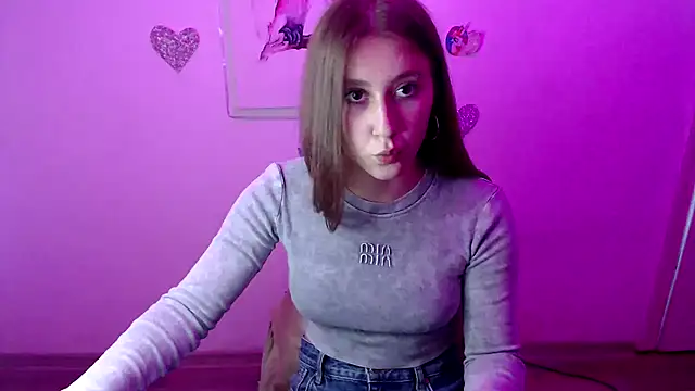 Snapshot of Milka_kamila chatting on September 20, 12:21 pm Milka kamila online show from September 20, 12:21 pm