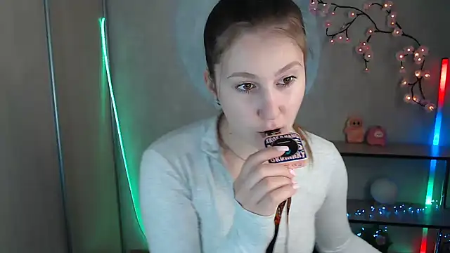 Milka kamila online show from May 25, 12:37 pm
