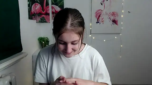 Snapshot of Milka_kamila chatting on October 9, 1:00 pm Milka kamila online show from October 9, 1:00 pm