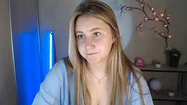 Snapshot of Milka_kamila chatting on June 30, 12:05 pm Milka kamila online show from June 30, 12:05 pm