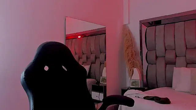 Snapshot of AnnaraLein chatting on November 5, 12:14 am AnnaraLein online show from November 5, 12:14 am