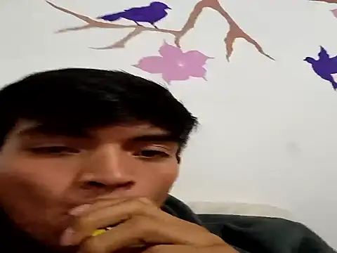 Snapshot of DavidVergagigante420 chatting on December 15, 3:23 am DavidVergagigante420 online show from December 15, 3:23 am