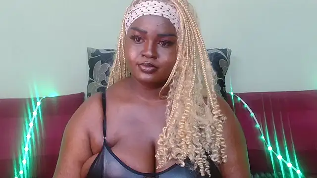 Snapshot of Treasurexmellom chatting on November 29, 2:23 am Treasurexmellom online show from November 29, 2:23 am