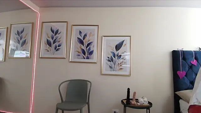 Snapshot of TiffanyStorms_LS chatting on September 25, 12:44 pm TiffanyStorms LS online show from September 25, 12:44 pm