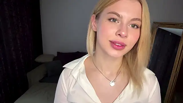 Lil Elisa online show from September 11, 10:48 am