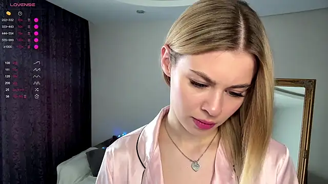 Lil Elisa online show from October 16, 10:45 am