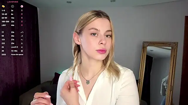 Lil Elisa online show from September 19, 11:03 am