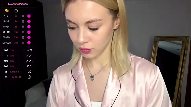 Lil Elisa online show from October 15, 9:39 am