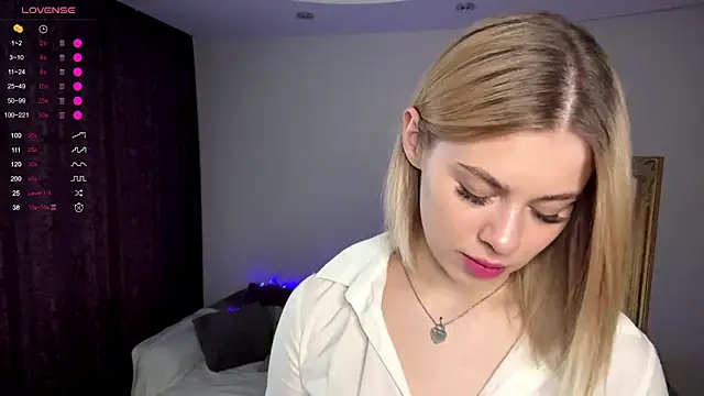 Lil Elisa online show from October 17, 7:11 am