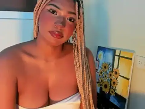 Snapshot of SophiaBloss chatting on June 10, 6:36 am SophiaBloss online show from June 10, 6:36 am