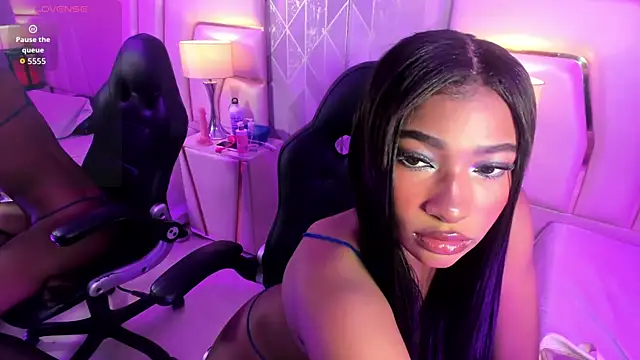 SophiaBloss online show from November 28, 4:45 am