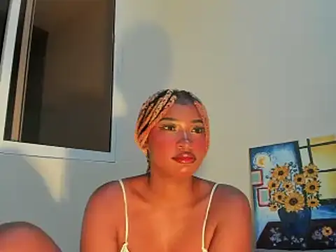 Snapshot of SophiaBloss chatting on May 31, 7:47 am SophiaBloss online show from May 31, 7:47 am