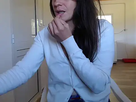 Missforever online show from November 17, 4:22 pm