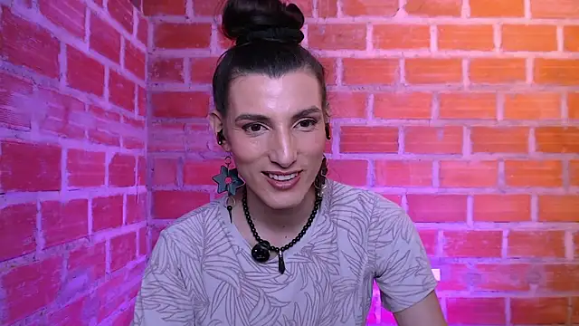 Moira-Hot online show from February 28, 10:20 pm