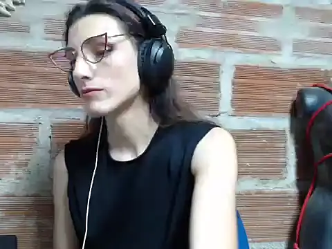 Moira-Hot online show from June 20, 4:39 am