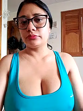 Snapshot of Monse--145 chatting on October 18, 12:40 pm Monse--145 online show from October 18, 12:40 pm
