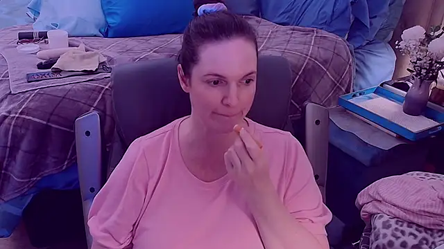 Snapshot of ninajaymes chatting on March 2, 6:24 pm ninajaymes online show from March 2, 6:24 pm