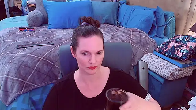 Snapshot of ninajaymes chatting on February 4, 9:37 am ninajaymes online show from February 4, 9:37 am