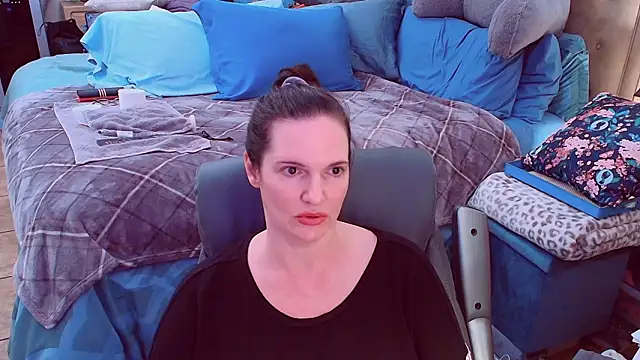 Snapshot of ninajaymes chatting on February 3, 6:40 am ninajaymes online show from February 3, 6:40 am