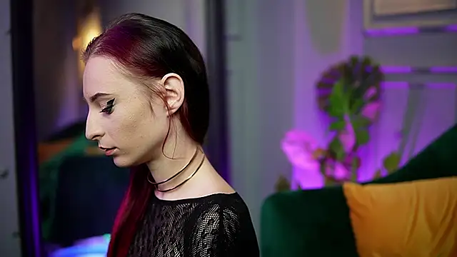 Snapshot of SaraiAngel chatting on November 5, 10:02 pm SaraiAngel online show from November 5, 10:02 pm