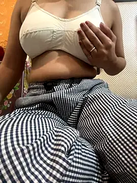 miss moonikaa online show from November 28, 8:36 am