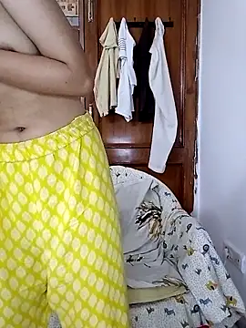 miss raavy online show from March 25, 4:50 pm