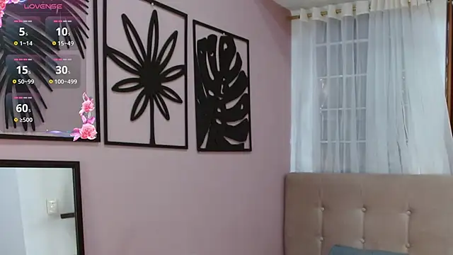 Snapshot of amara_rousse1 chatting on February 26, 1:00 pm amara rousse1 online show from February 26, 1:00 pm