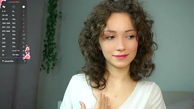 ZeniaBolich online show from November 14, 9:40 pm