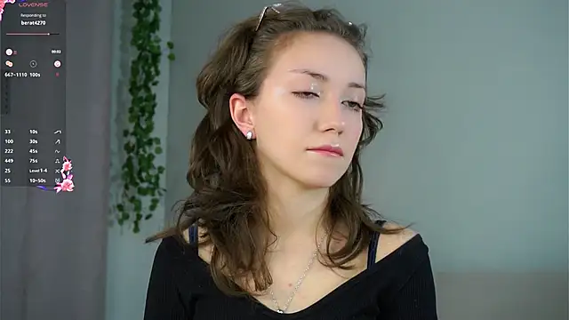 ZeniaBolich online show from November 17, 9:52 pm