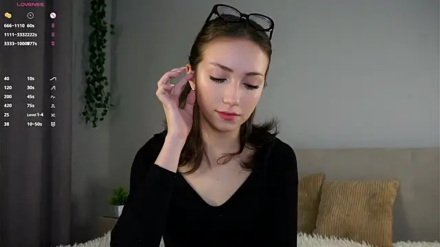 ZeniaBolich online show from November 24, 9:04 pm