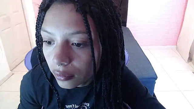 EIVIY1609 online show from December 5, 1:32 pm