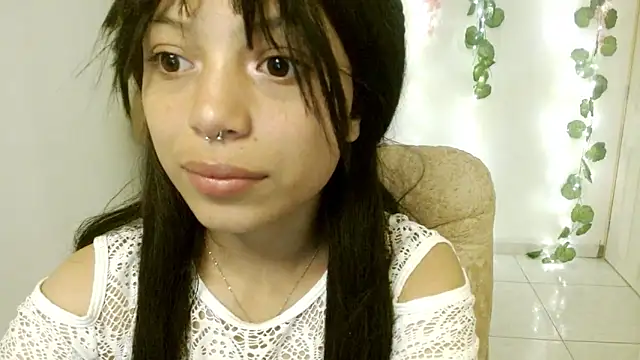 EIVIY1609 online show from October 18, 2:08 pm