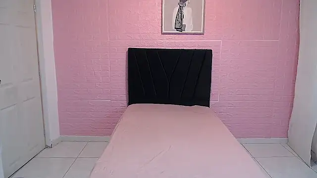 EIVIY1609 online show from November 17, 2:21 pm