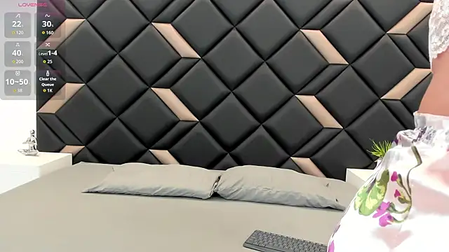 GeraldineSandoval online show from April 18, 11:56 am