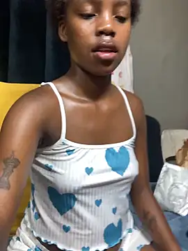 Littlebunny33 online show from April 4, 8:15 pm