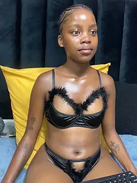 Littlebunny33 online show from April 10, 7:43 pm