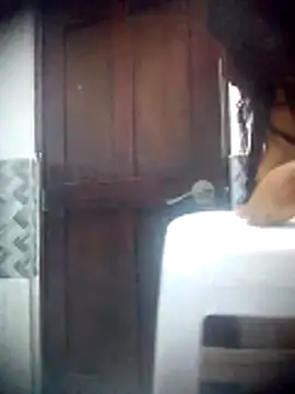 Snapshot of EAAM1@xh chatting on December 13, 11:11 pm EAAM1xh online show from December 13, 11:11 pm