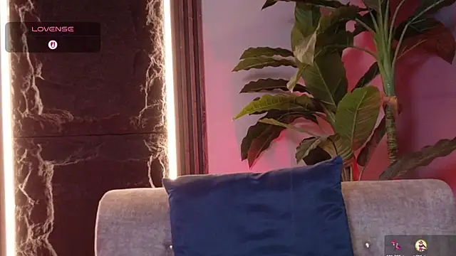 Snapshot of La_Diabla_111_ chatting on October 23, 8:07 pm La Diabla 111 online show from October 23, 8:07 pm