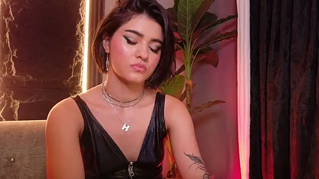 Snapshot of La_Diabla_111_ chatting on October 26, 5:35 pm La Diabla 111 online show from October 26, 5:35 pm