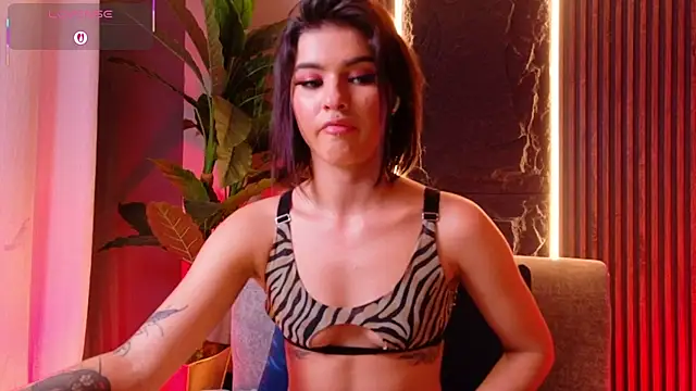 Snapshot of La_Diabla_111_ chatting on September 16, 7:04 pm La Diabla 111 online show from September 16, 7:04 pm