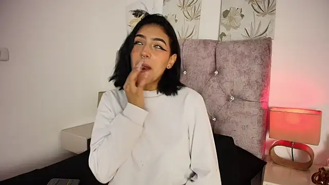 Dulce Bella  online show from February 26, 3:39 am