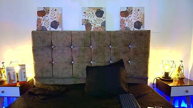 Snapshot of Dulce_Bella_ chatting on September 24, 12:11 pm Dulce Bella online show from September 24, 12:11 pm